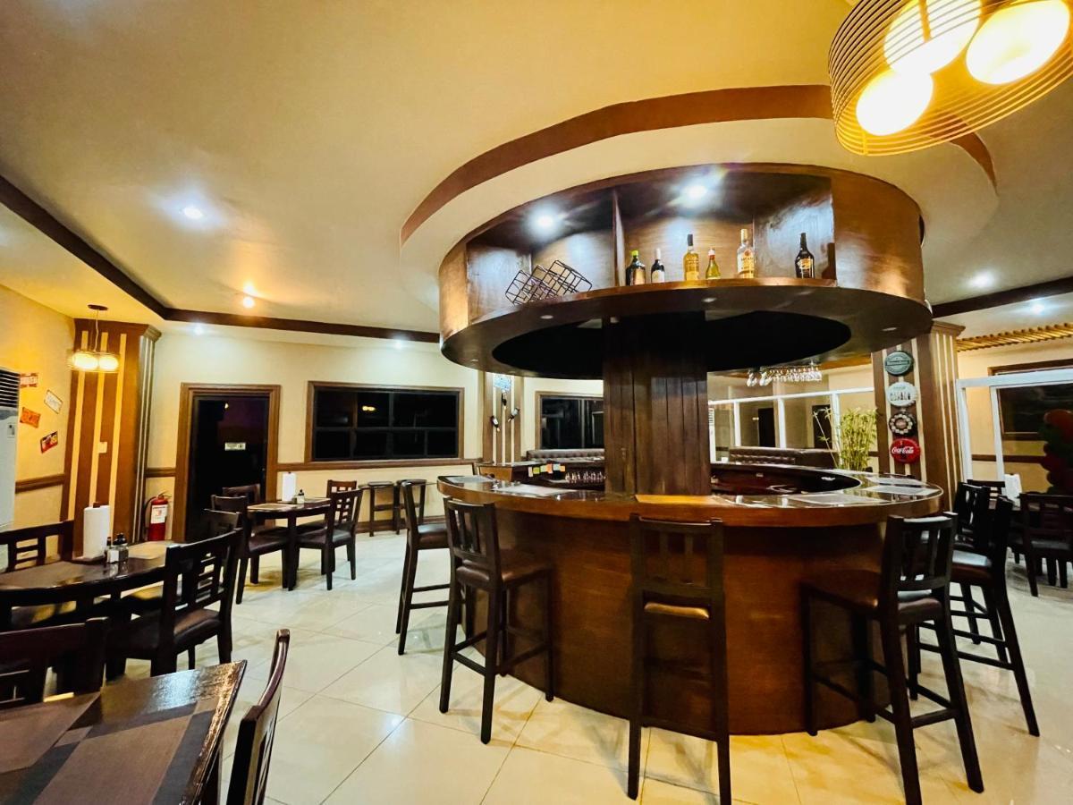 Drake Hotel Angeles City Exterior foto